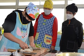 子どもたちが野菜たっぷり料理にチャレンジ Jaいすみ